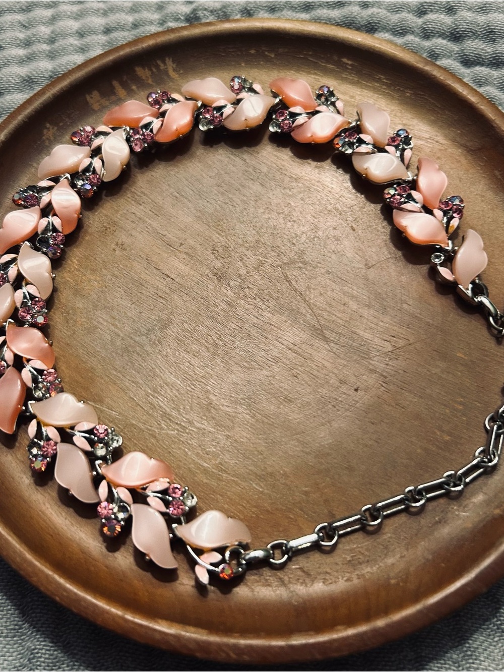 Elegant Vintage Lisner Pink Leaf Statement Necklace - Women's Jewelry